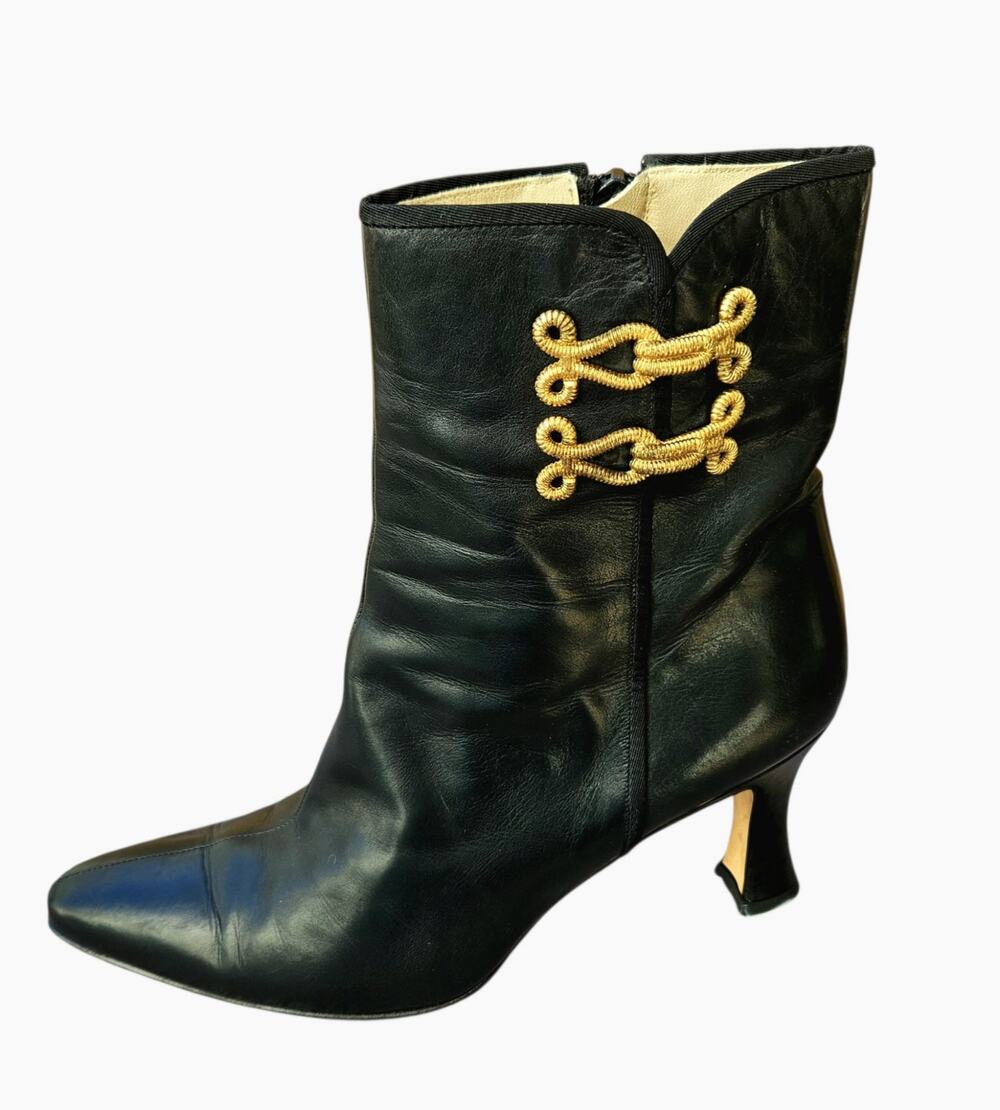 Bally Quartz Black Vintage Italian Leather Gold Detail Heeled Boots 7.5 M